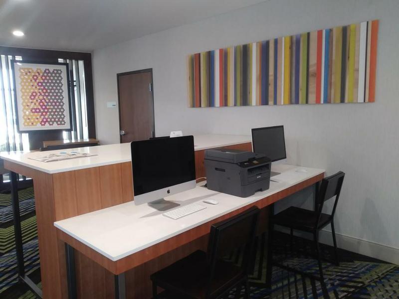 Holiday Inn Express & Suites - Dallas Nw Hwy - Love Field By Ihg Exteriör bild