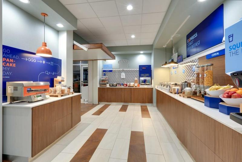 Holiday Inn Express & Suites - Dallas Nw Hwy - Love Field By Ihg Exteriör bild